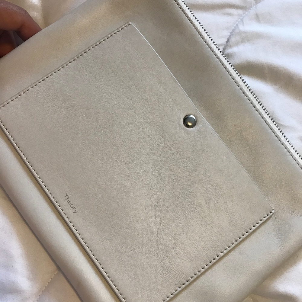 Theory Clutch